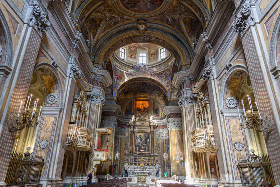 135 - Italia - Nápoles - iglesia de San Ferdinando.jpg